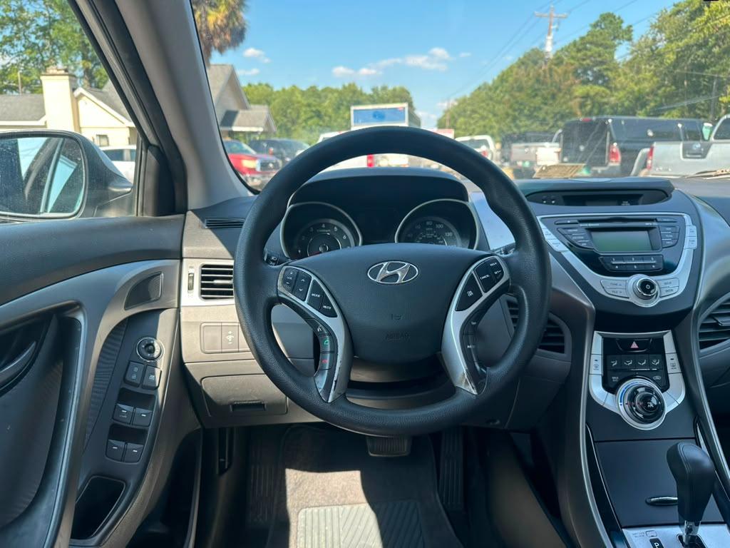 Hyundai Elantra Limited 2011