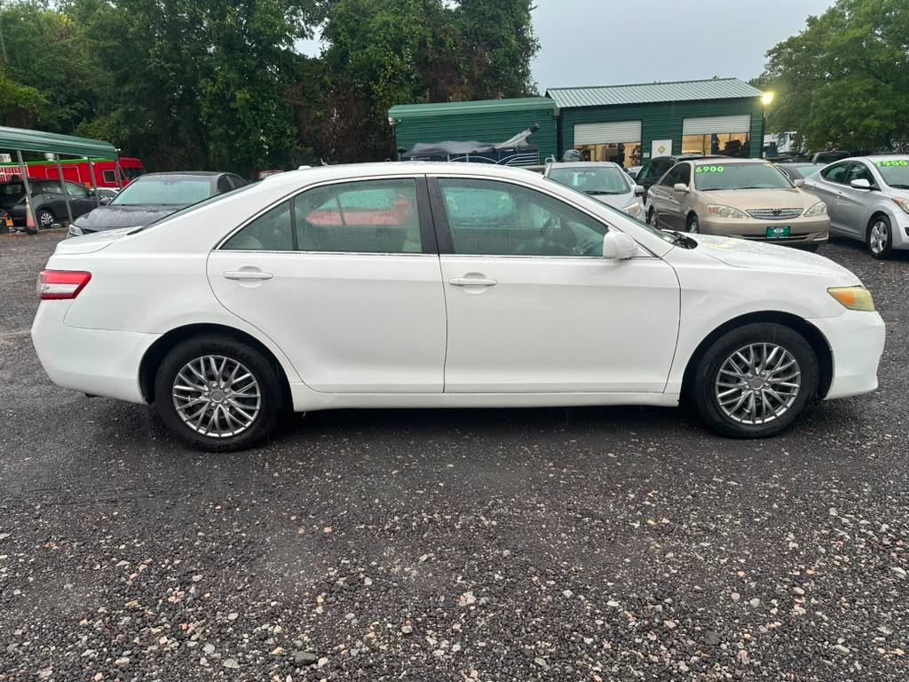 Toyota Camry SE 6-Spd MT 2010