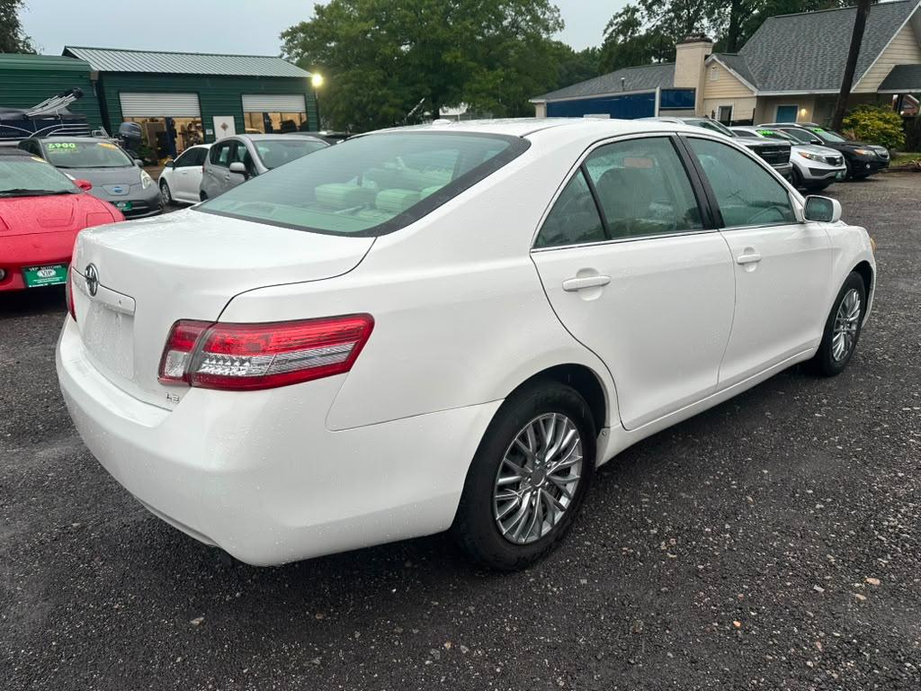Toyota Camry SE 6-Spd MT 2010