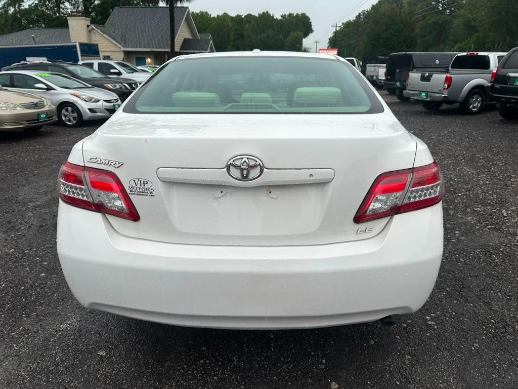 Toyota Camry SE 6-Spd MT 2010