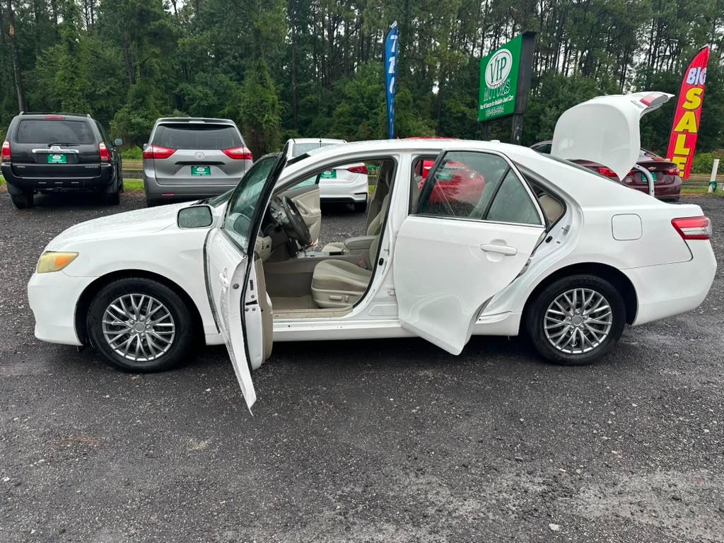 Toyota Camry SE 6-Spd MT 2010