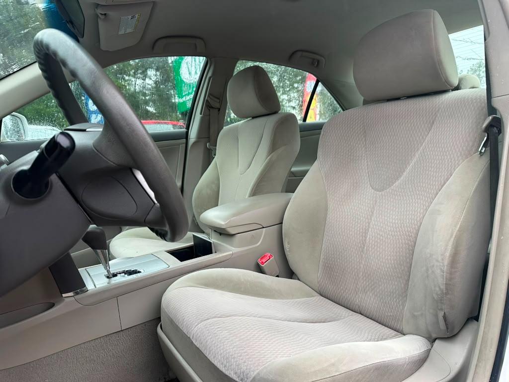 Toyota Camry SE 6-Spd MT 2010