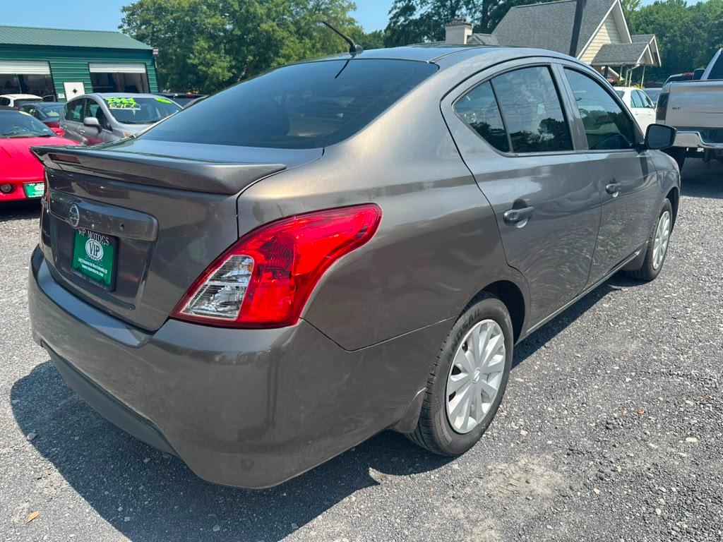 Nissan Versa 1.6 S 5M 2016