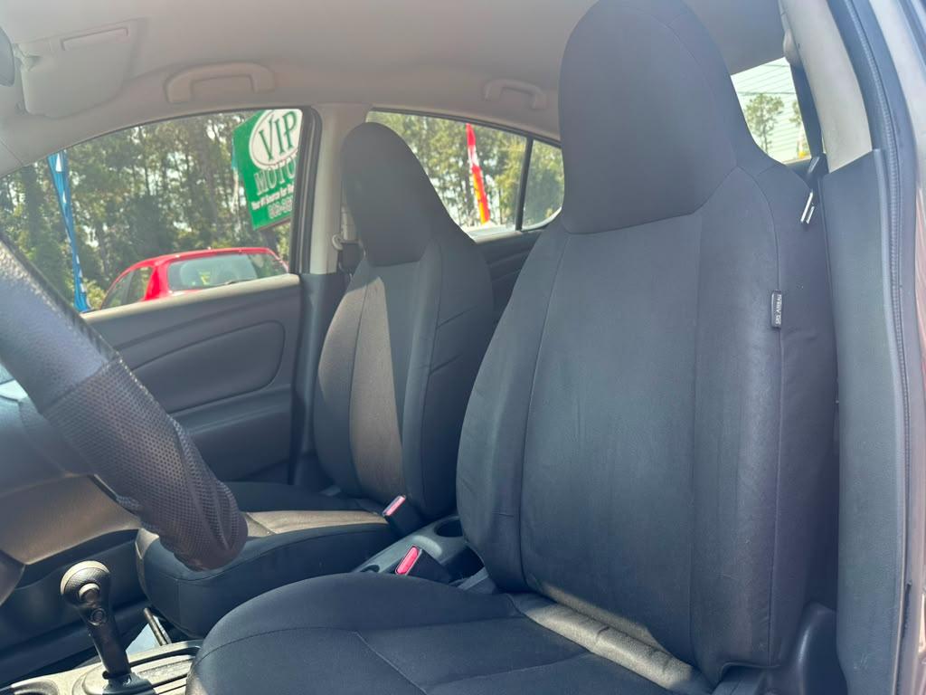 Nissan Versa 1.6 S 5M 2016