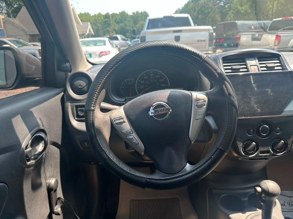 Nissan Versa 1.6 S 5M 2016