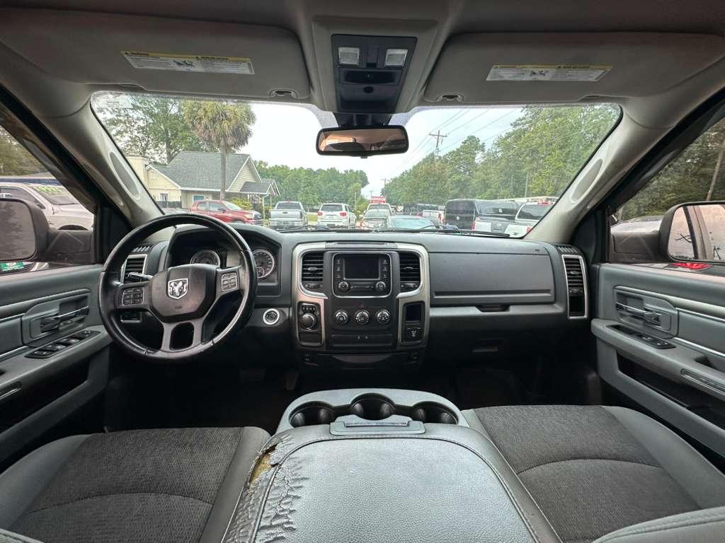 RAM 1500 SLT Quad Cab 2WD 2015