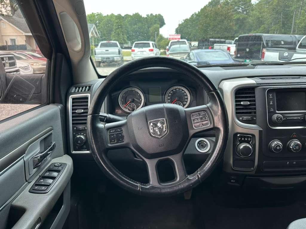 RAM 1500 SLT Quad Cab 2WD 2015