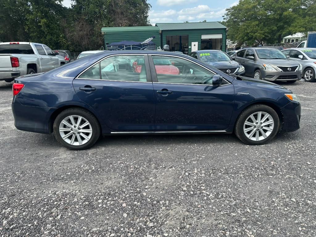 Toyota Camry Hybrid XLE 2014