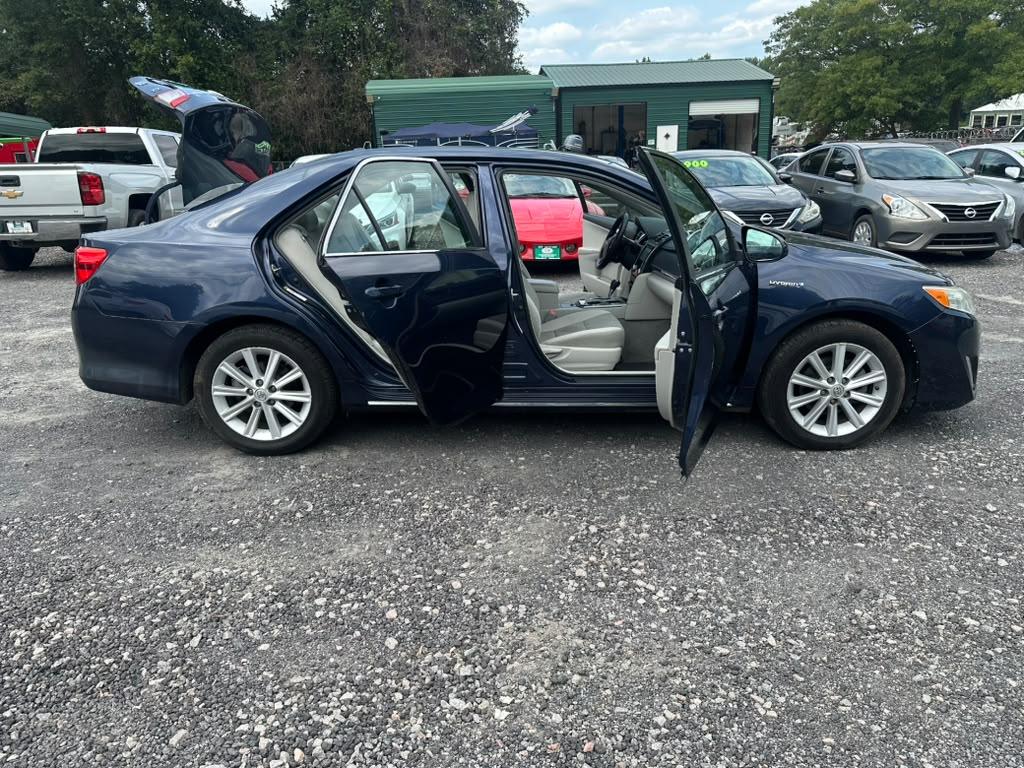 Toyota Camry Hybrid XLE 2014