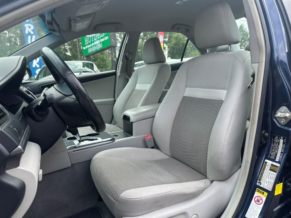 Toyota Camry Hybrid XLE 2014