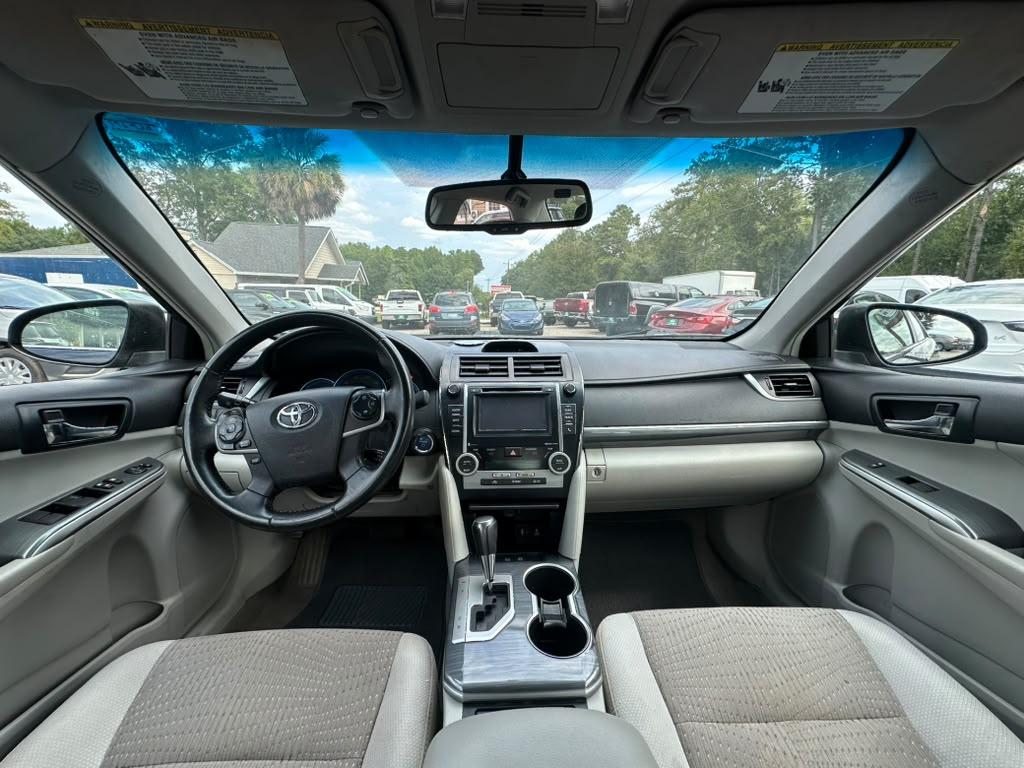 Toyota Camry Hybrid XLE 2014