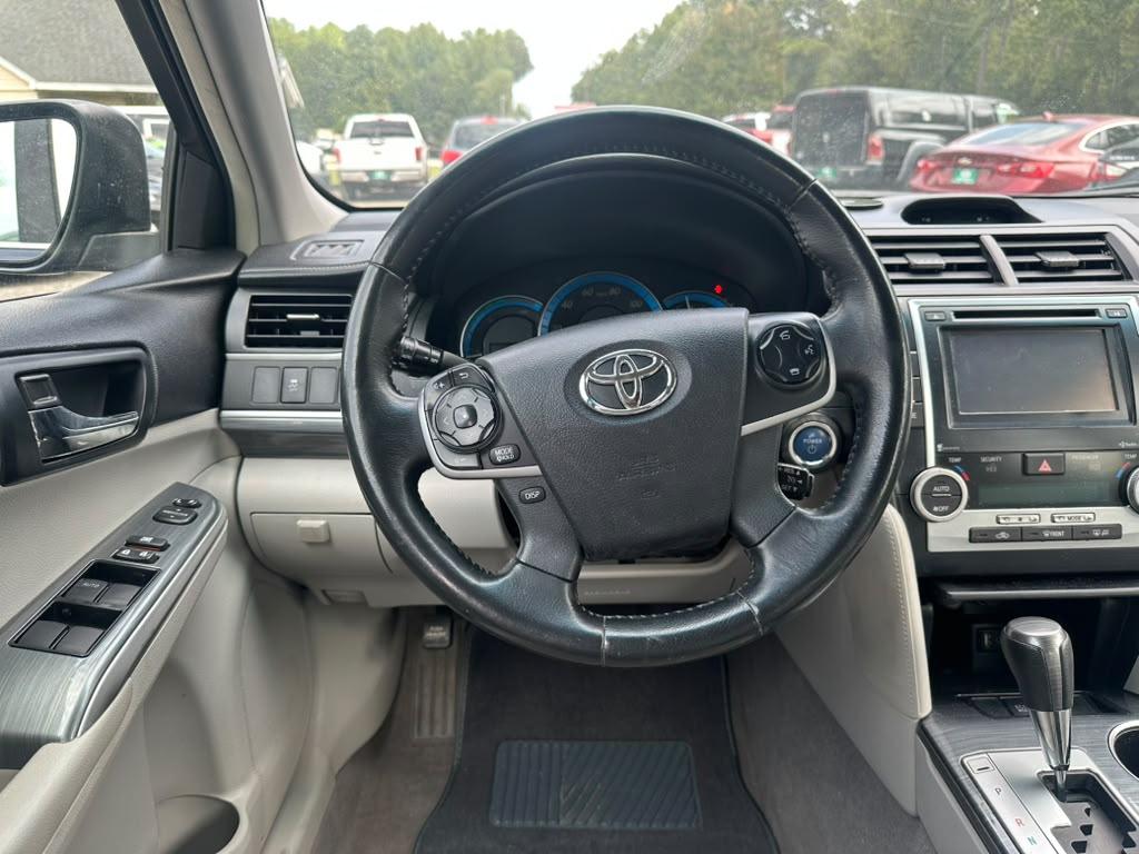 Toyota Camry Hybrid XLE 2014