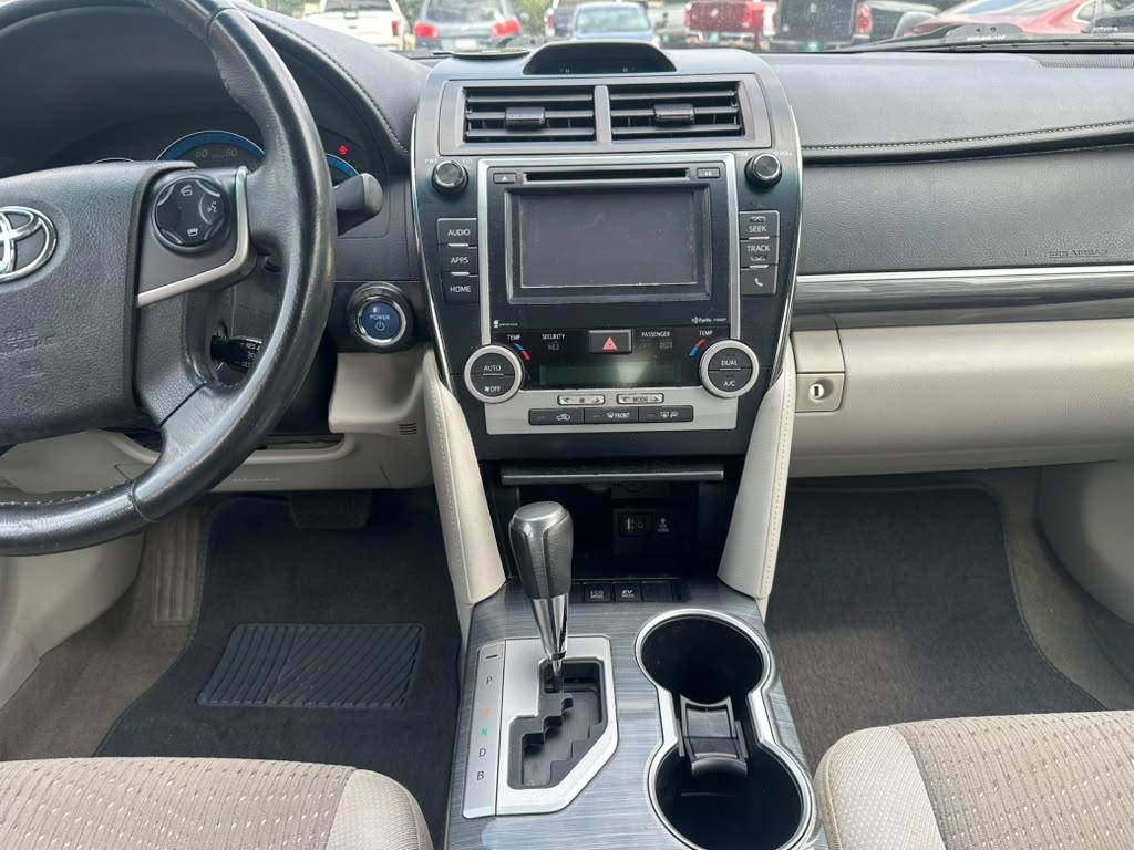 Toyota Camry Hybrid XLE 2014
