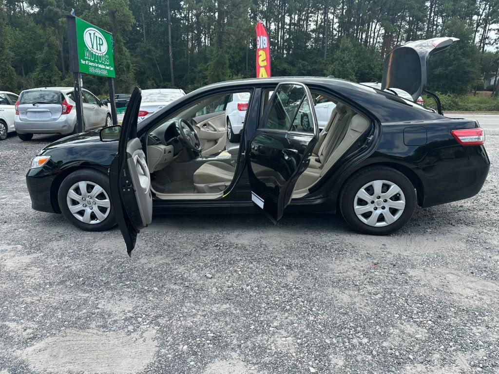 Toyota Camry SE 6-Spd AT 2010