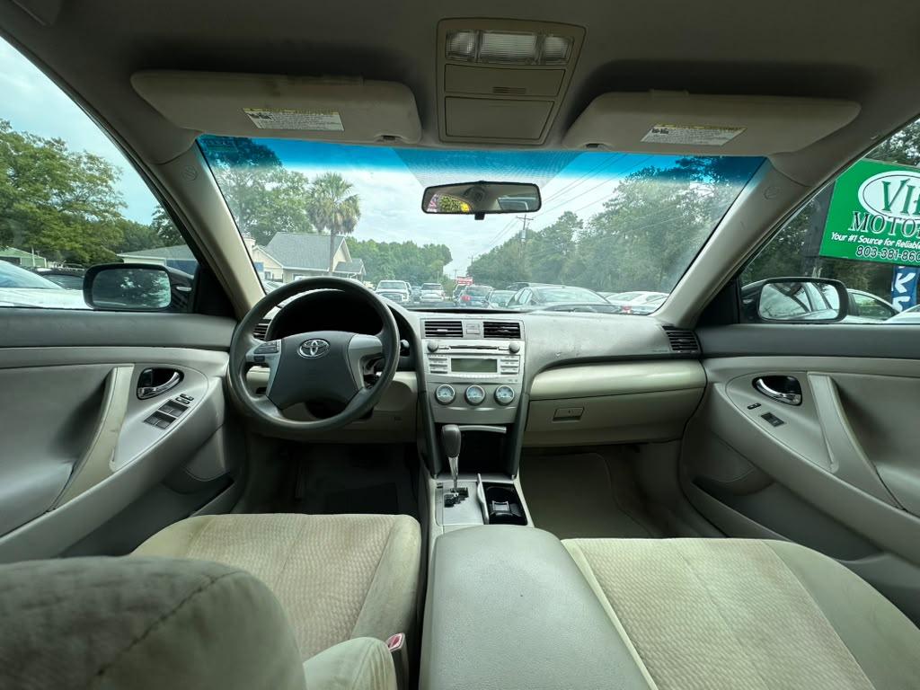 Toyota Camry SE 6-Spd AT 2010