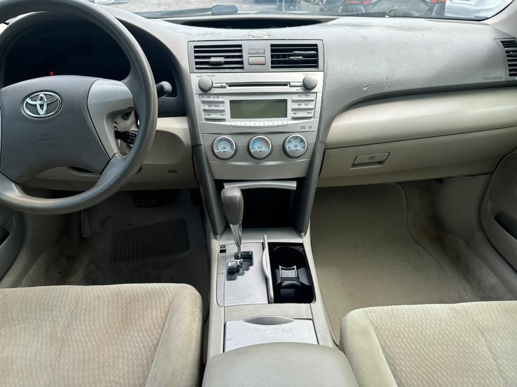 Toyota Camry SE 6-Spd AT 2010