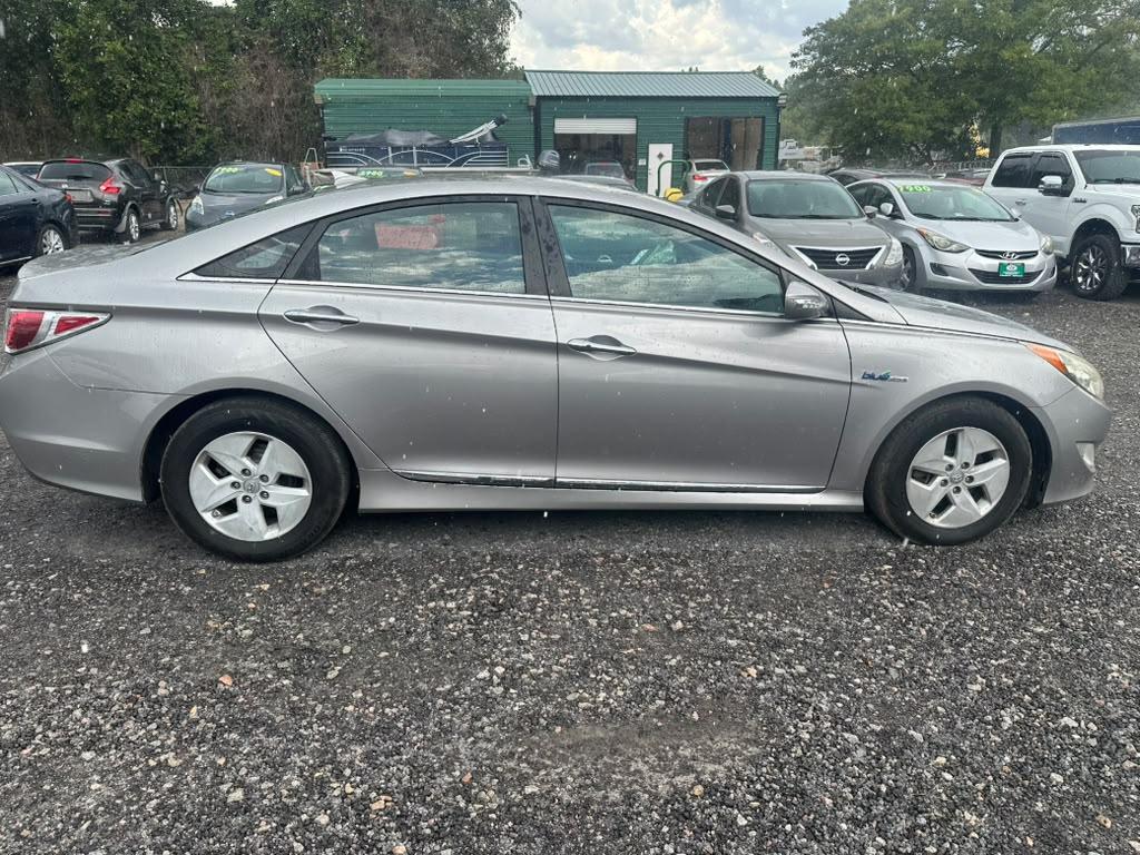 Hyundai Sonata Hybrid Sedan 2012