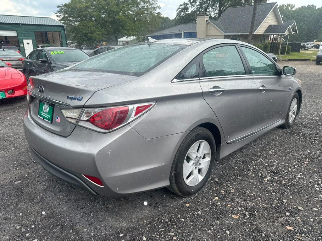 Hyundai Sonata Hybrid Sedan 2012
