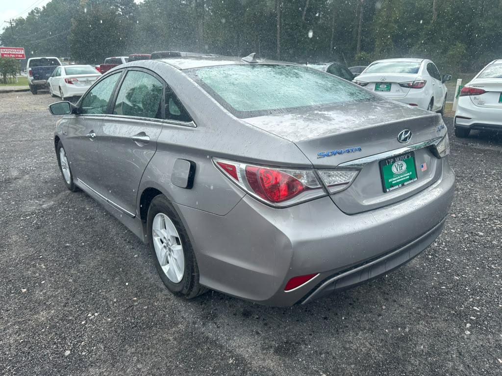 Hyundai Sonata Hybrid Sedan 2012