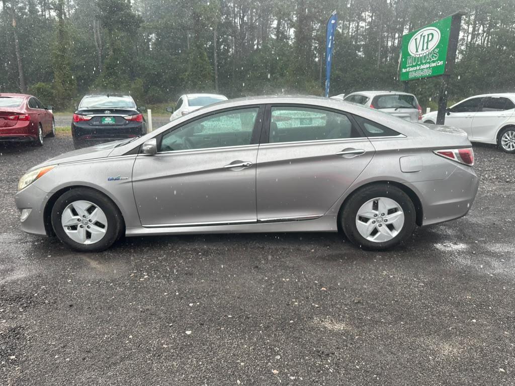 Hyundai Sonata Hybrid Sedan 2012