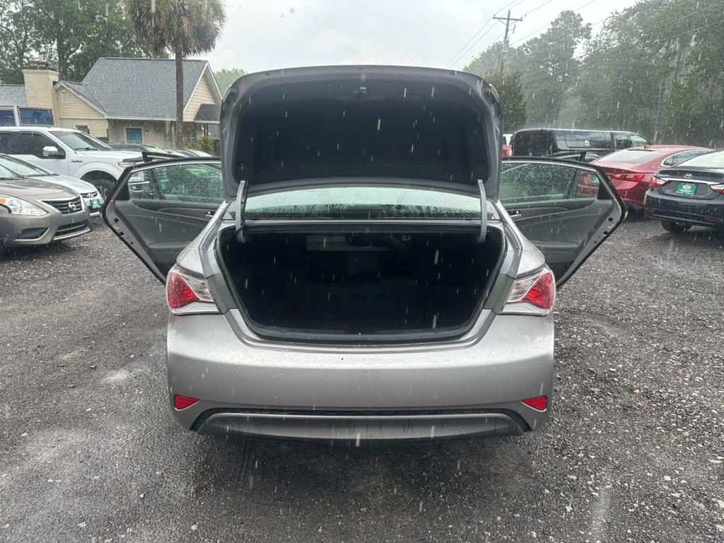 Hyundai Sonata Hybrid Sedan 2012