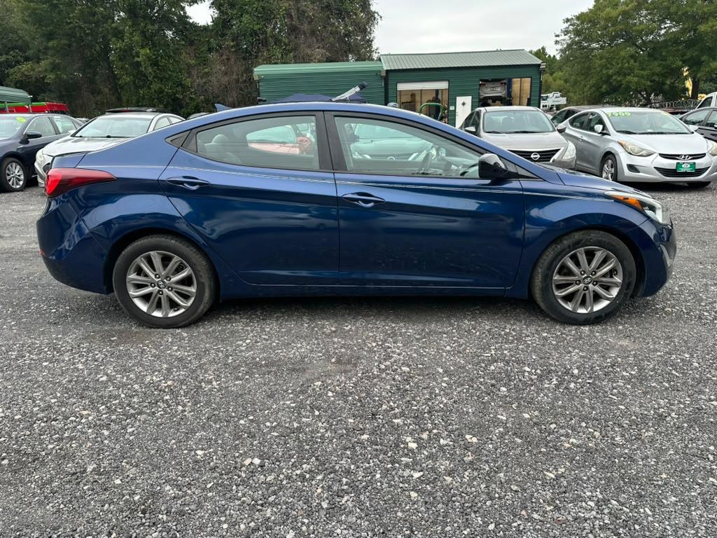 Hyundai Elantra SE 6AT 2015