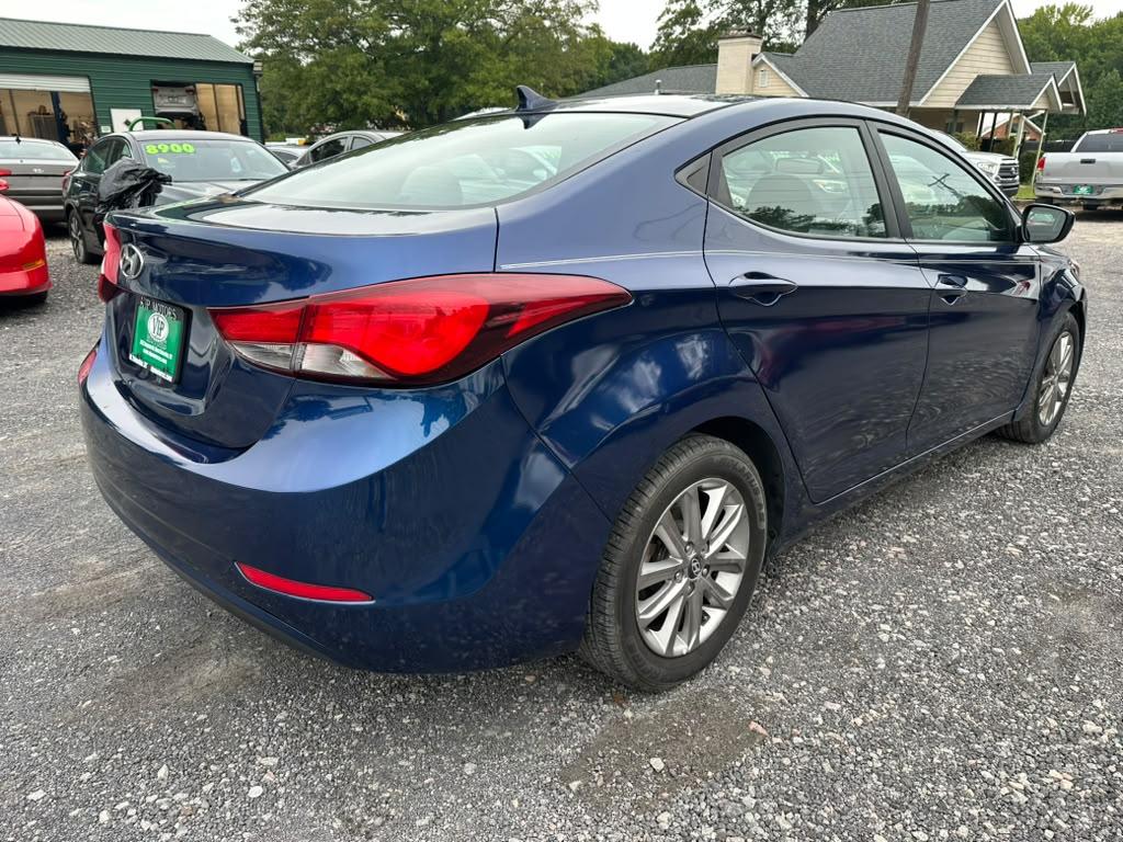 Hyundai Elantra SE 6AT 2015