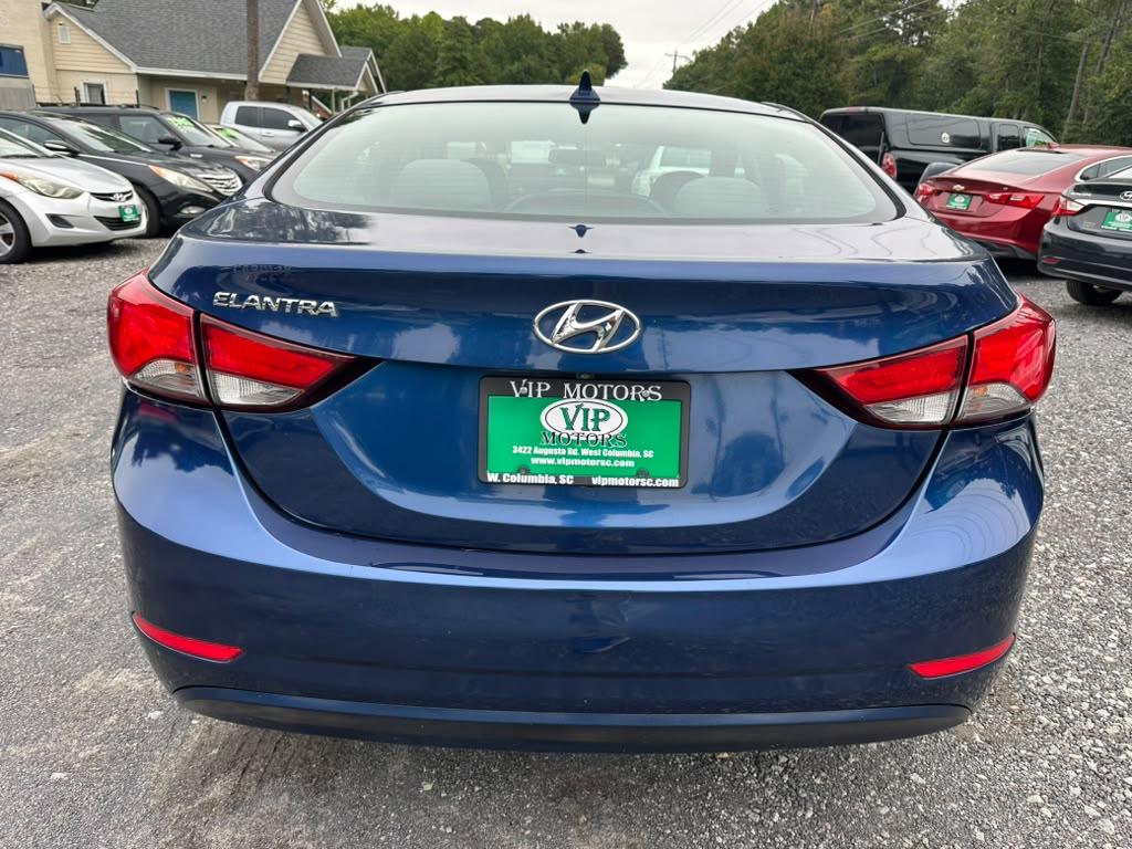 Hyundai Elantra SE 6AT 2015