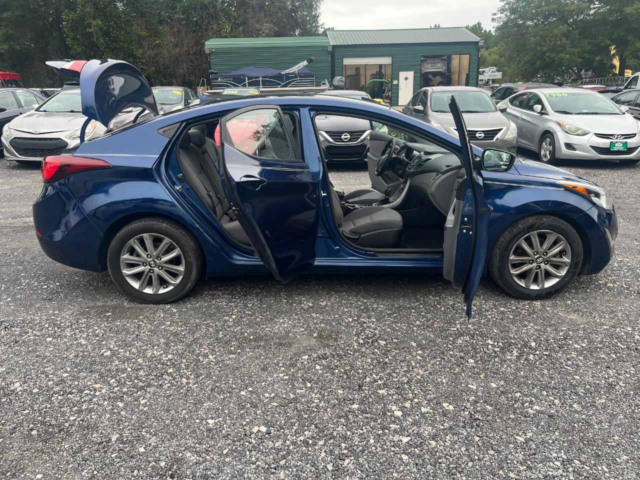 Hyundai Elantra SE 6AT 2015