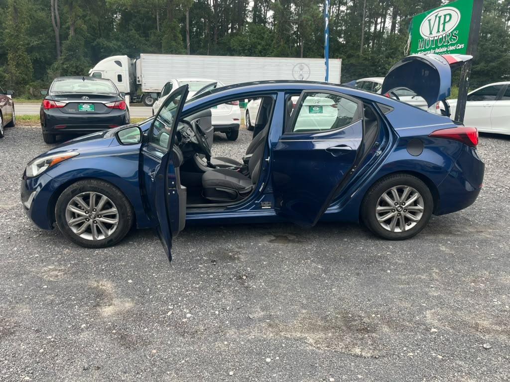 Hyundai Elantra SE 6AT 2015