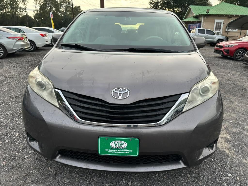 Toyota Sienna LE FWD 8-Passenger V6 2013
