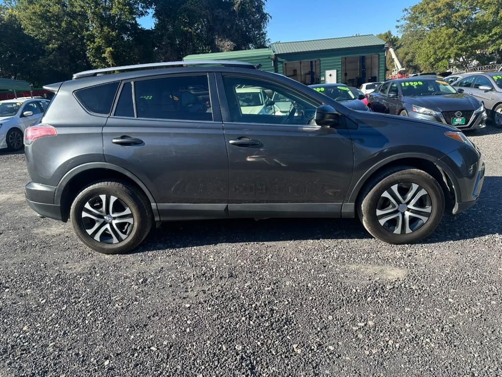 Toyota RAV4 LE FWD 2018