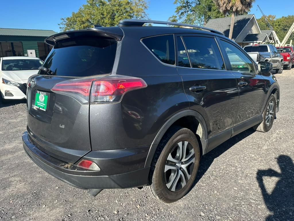 Toyota RAV4 LE FWD 2018