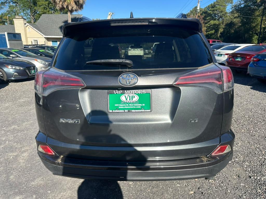 Toyota RAV4 LE FWD 2018