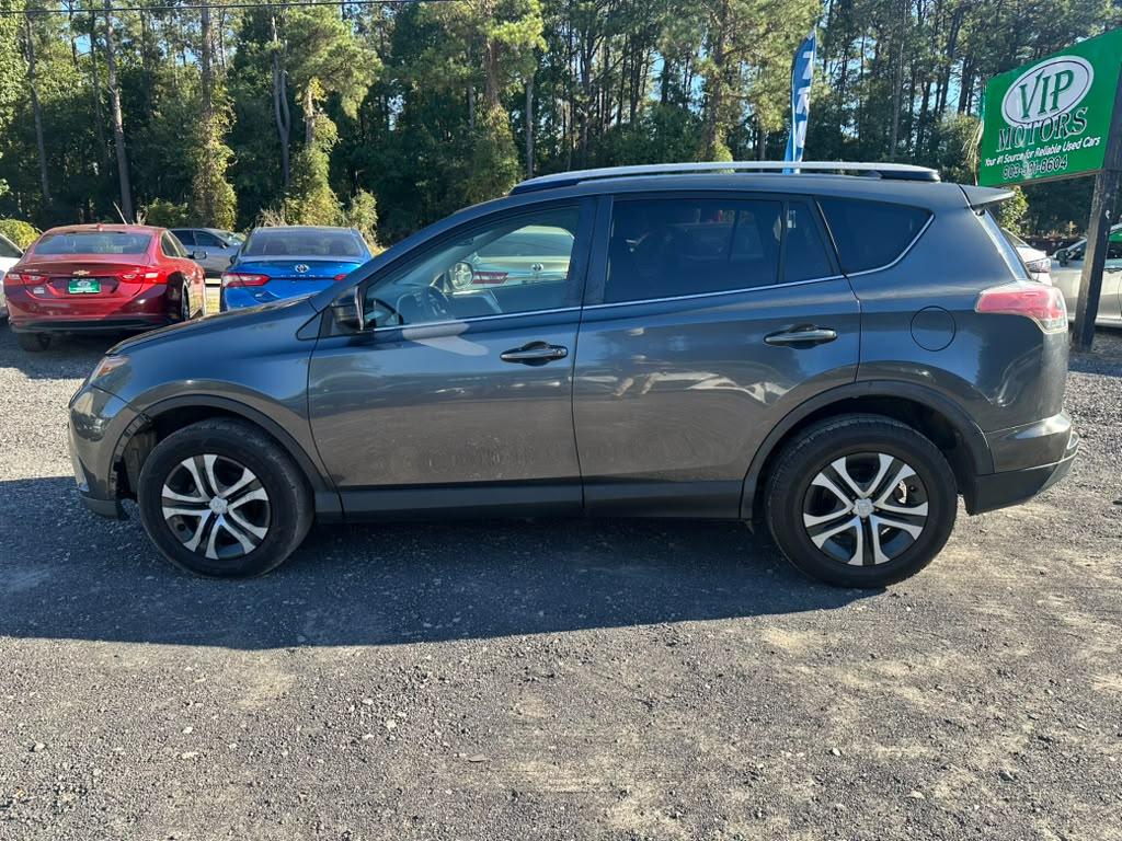 Toyota RAV4 LE FWD 2018