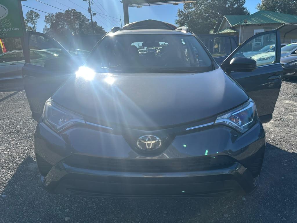 Toyota RAV4 LE FWD 2018