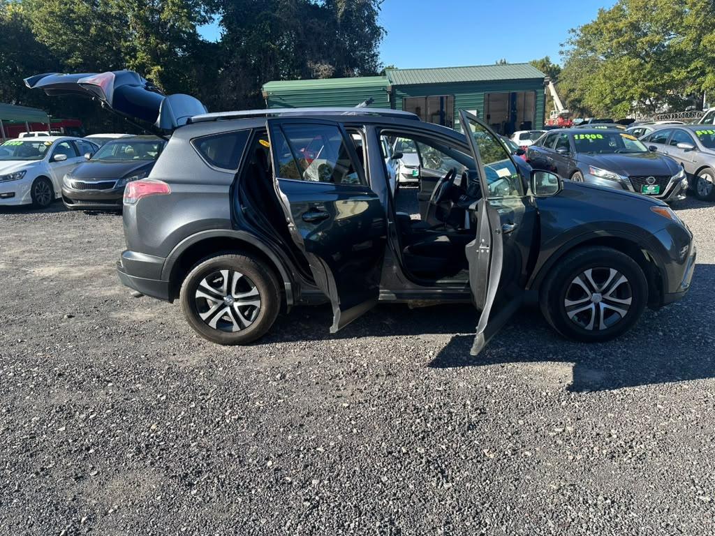 Toyota RAV4 LE FWD 2018