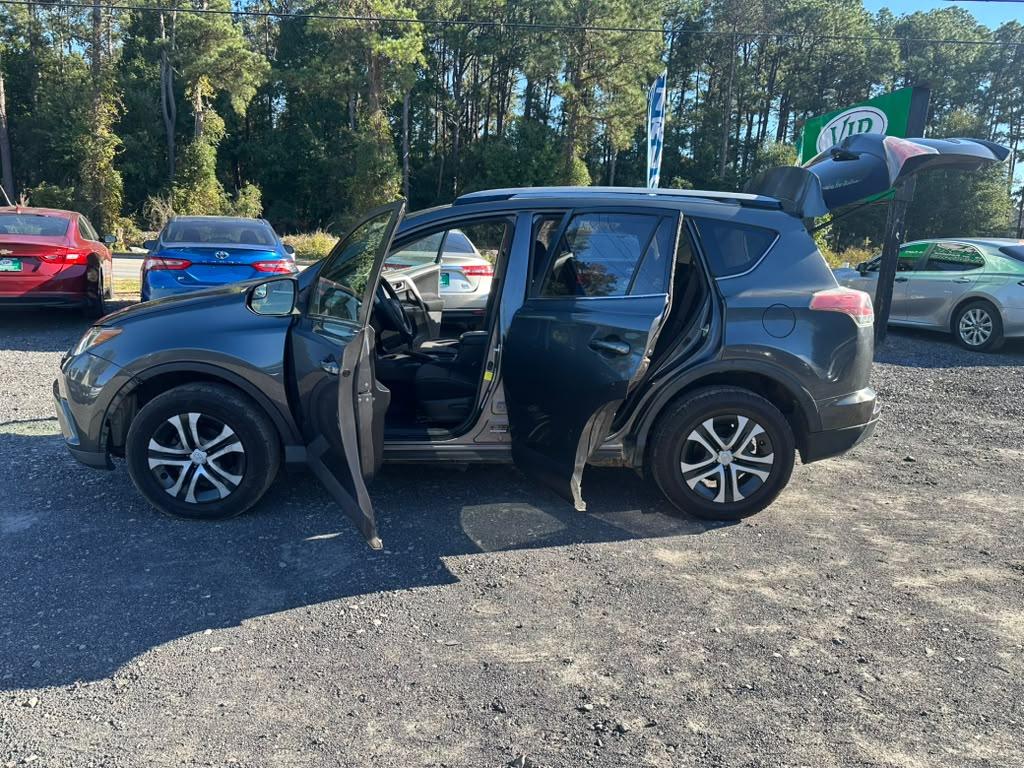 Toyota RAV4 LE FWD 2018