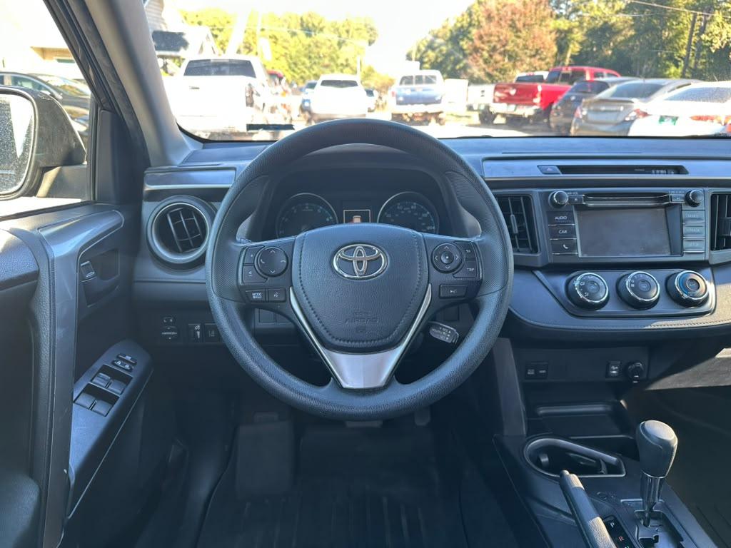 Toyota RAV4 LE FWD 2018