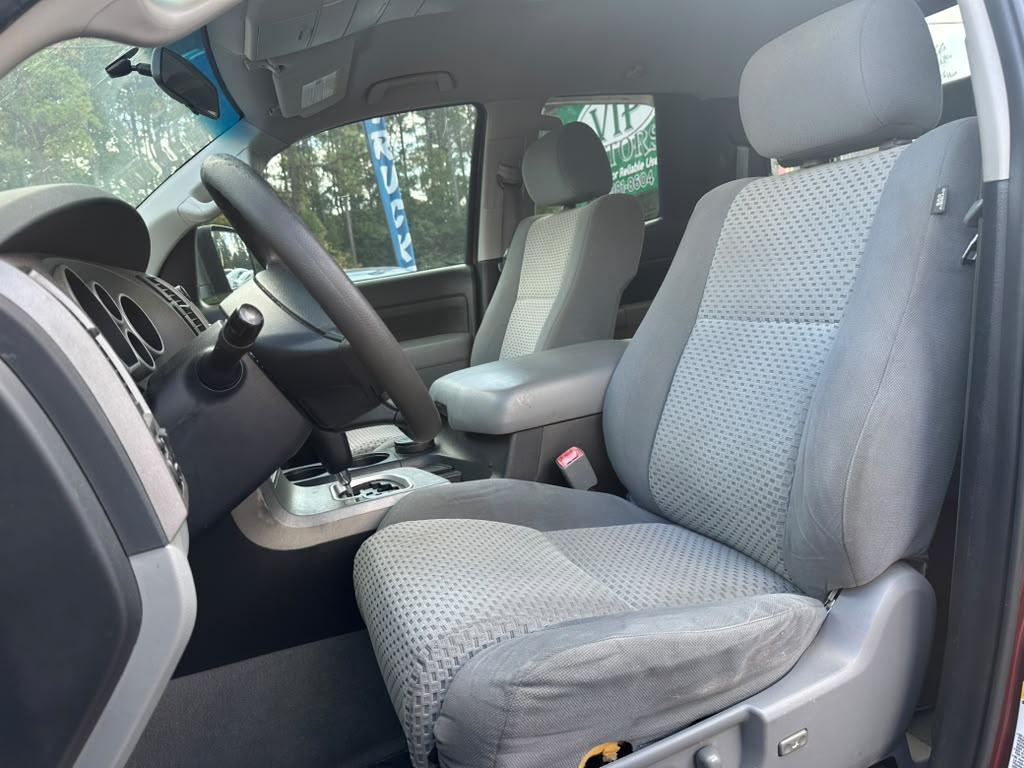 Toyota Tundra Tundra-Grade 5.7L Double Cab 2WD 2010