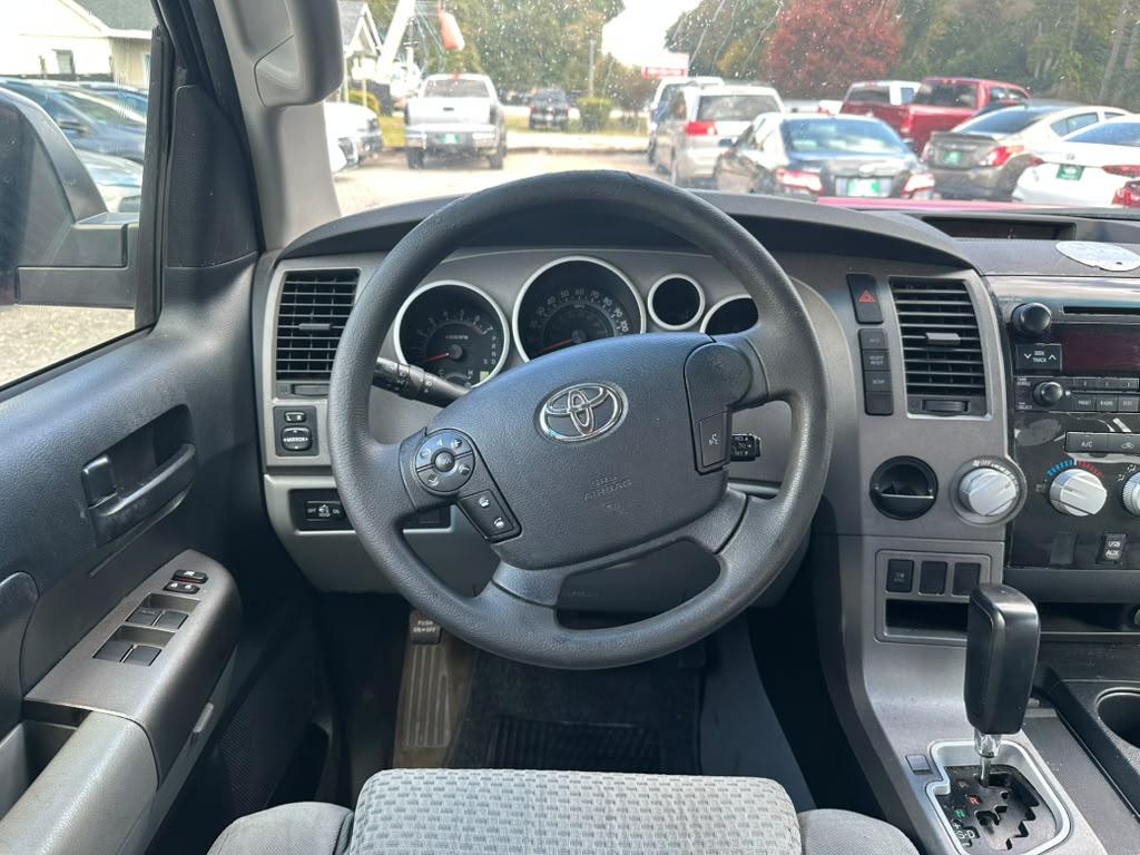 Toyota Tundra Tundra-Grade 5.7L Double Cab 2WD 2010
