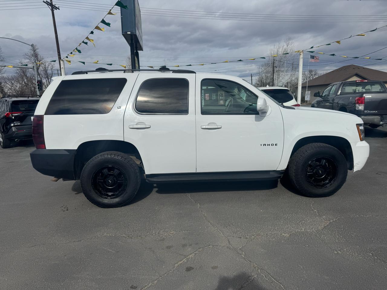 Chevrolet Tahoe 4WD 4dr 1500 LT 2011