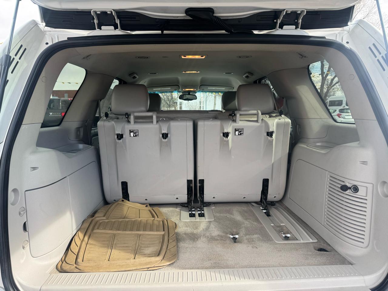 Chevrolet Tahoe 4WD 4dr 1500 LT 2011