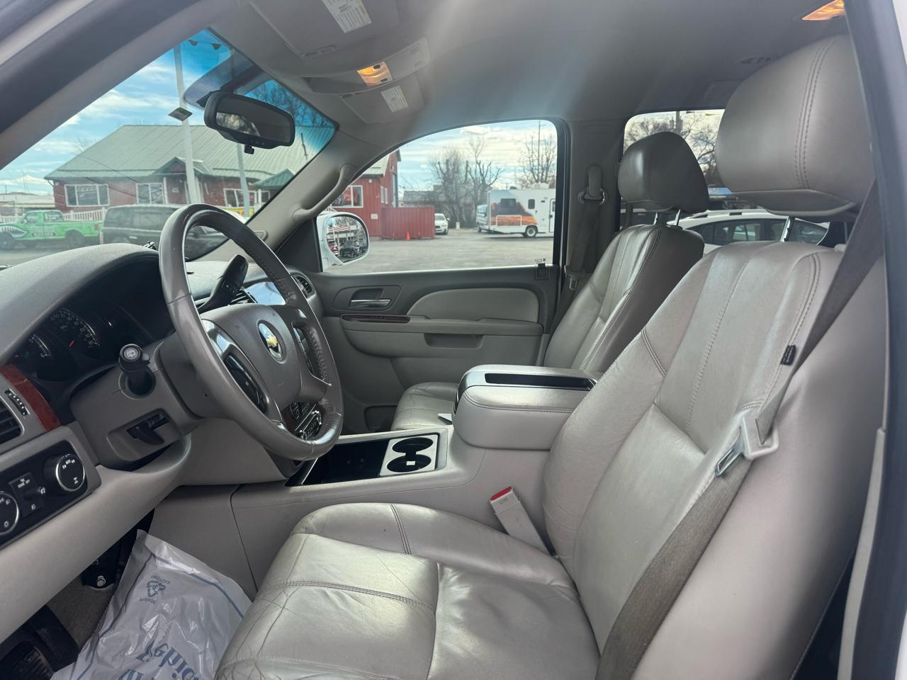 Chevrolet Tahoe 4WD 4dr 1500 LT 2011