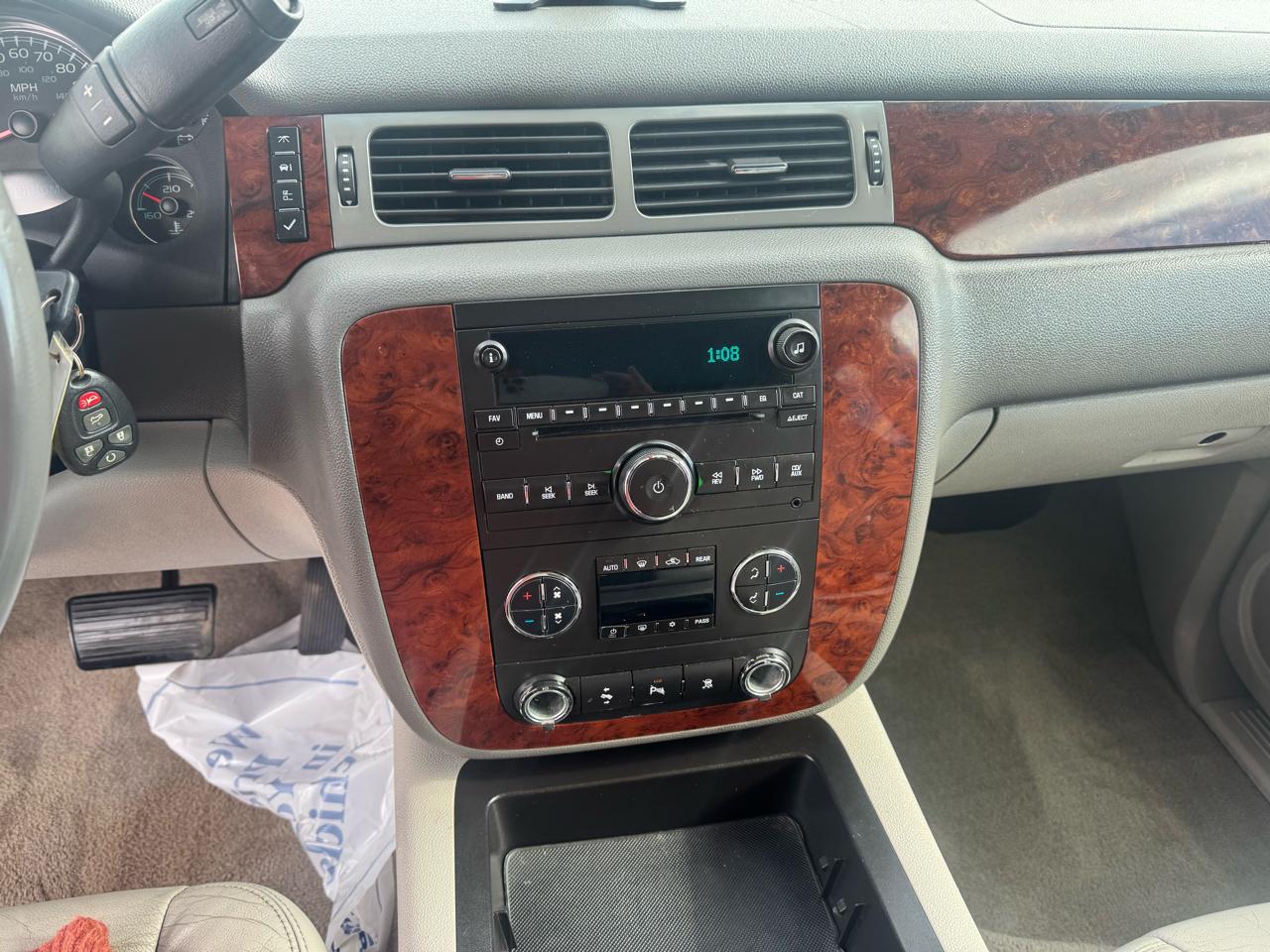 Chevrolet Tahoe 4WD 4dr 1500 LT 2011