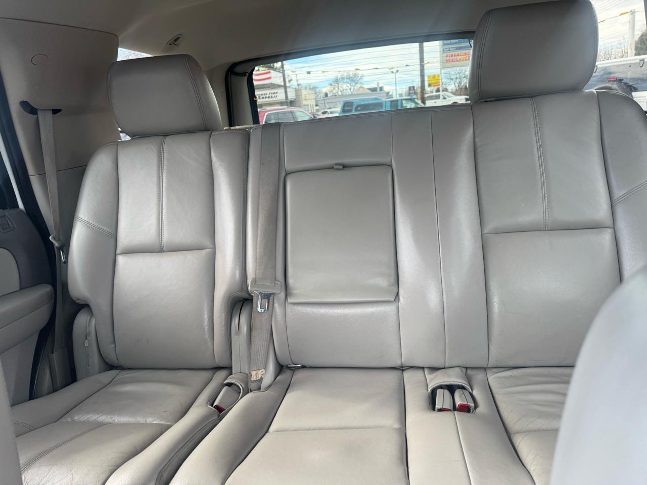 Chevrolet Tahoe 4WD 4dr 1500 LT 2011