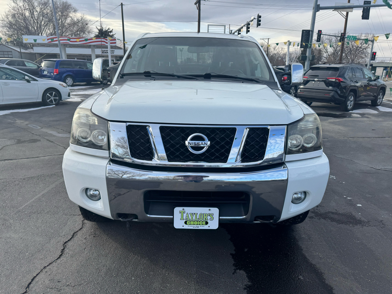 Nissan Titan 4WD Crew Cab SWB SL 2011