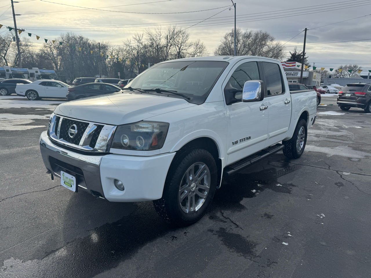 Nissan Titan 4WD Crew Cab SWB SL 2011