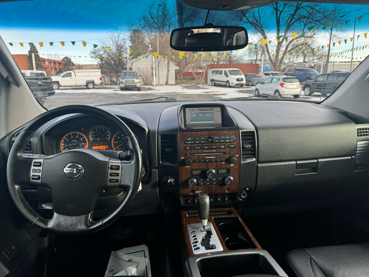 Nissan Titan 4WD Crew Cab SWB SL 2011