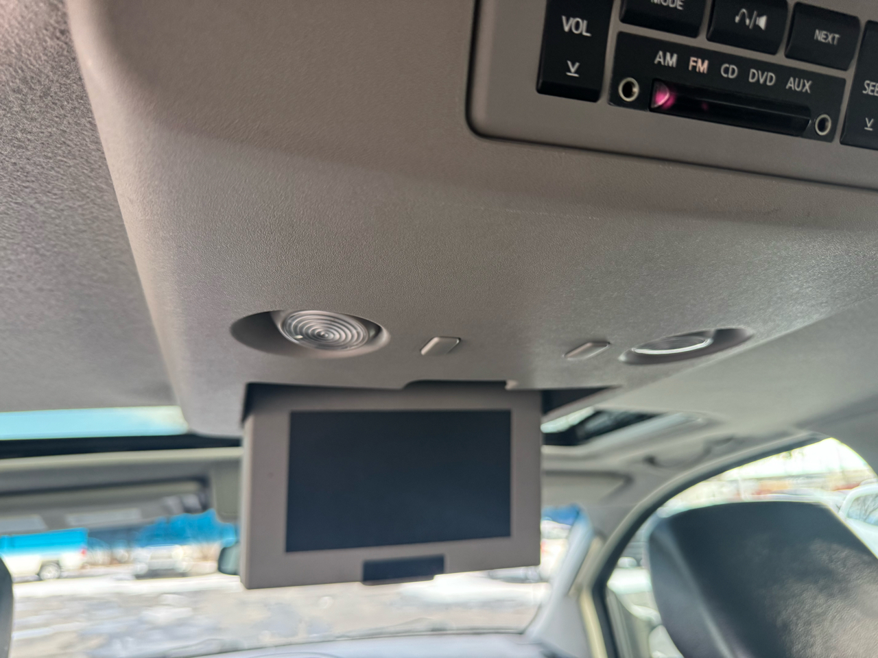 Nissan Titan 4WD Crew Cab SWB SL 2011